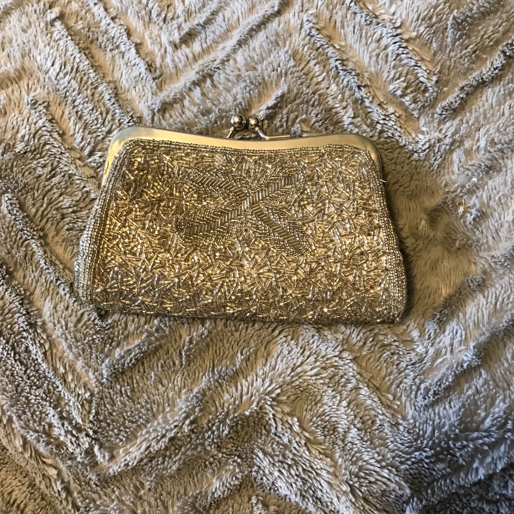 Sliver beaded clutch